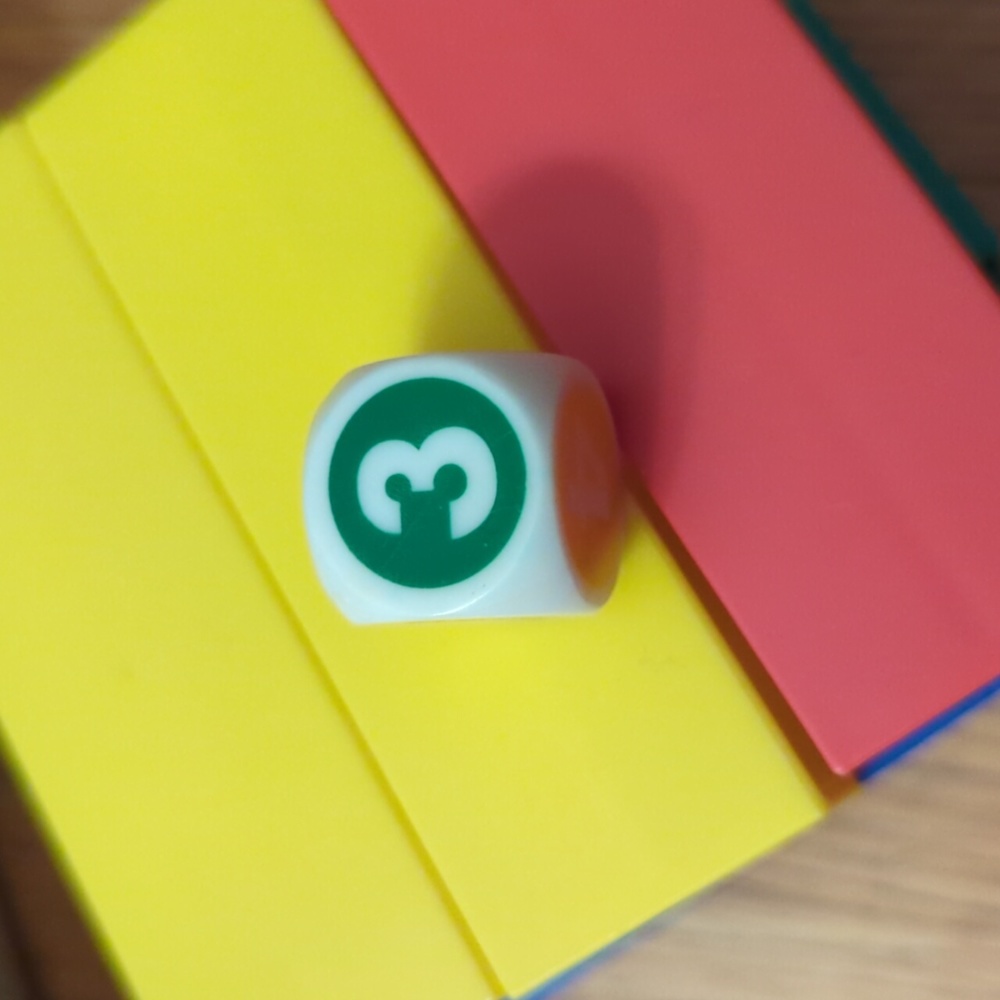 UNO Stacko Game - Picture 4 of 4